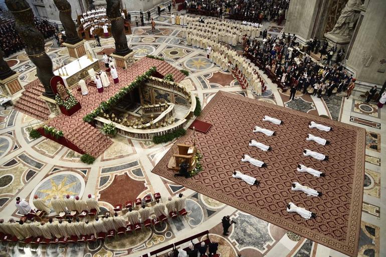 Devant le succès du mouvement #NuitDebout, le Vatican organise à nouveau un large mouvement #JournéeCouché
