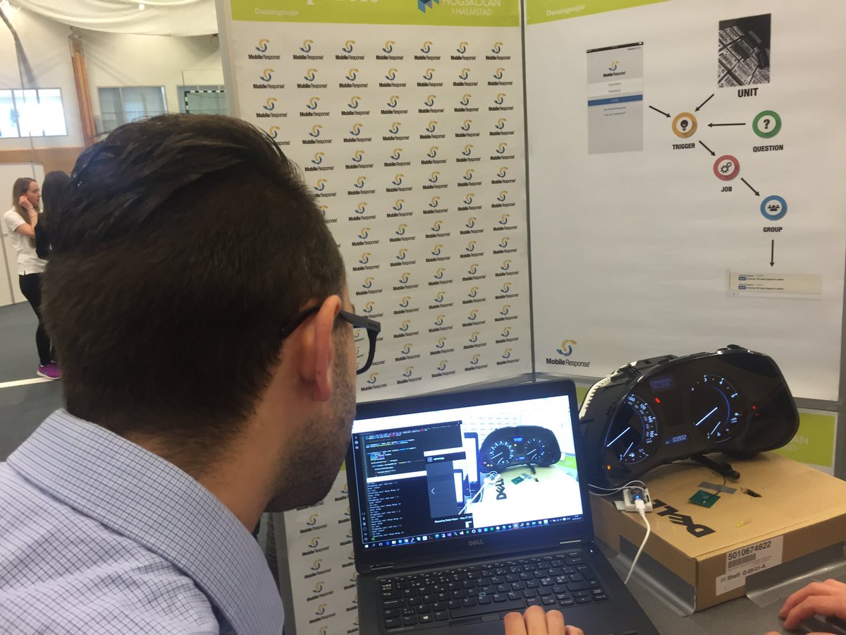 Bosbec_Rod's tweet photo. #Connected car w solution #mobileresponse #hh #utexpo https://t.co/0Nlqzzast0