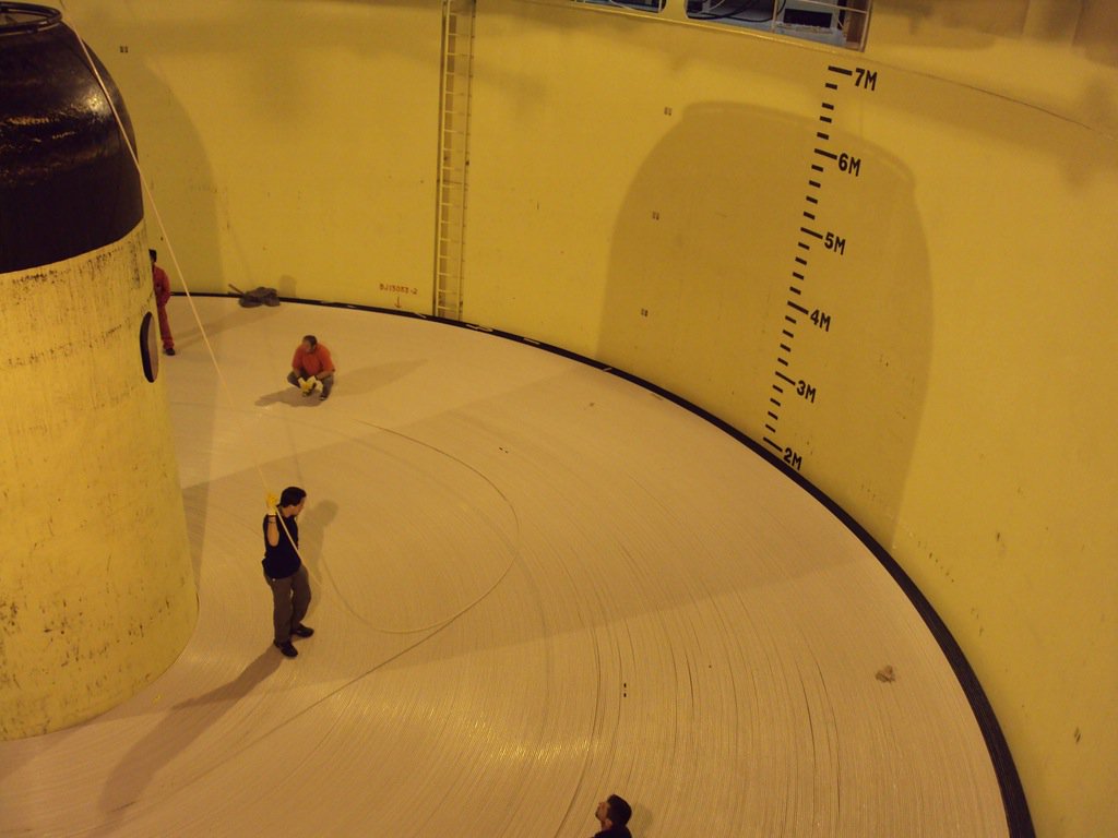 nixcraft's tweet photo. Awesome. Loading submarine cable into a tank. So huge 😮 #Internet https://t.co/GSiQ88cu0d