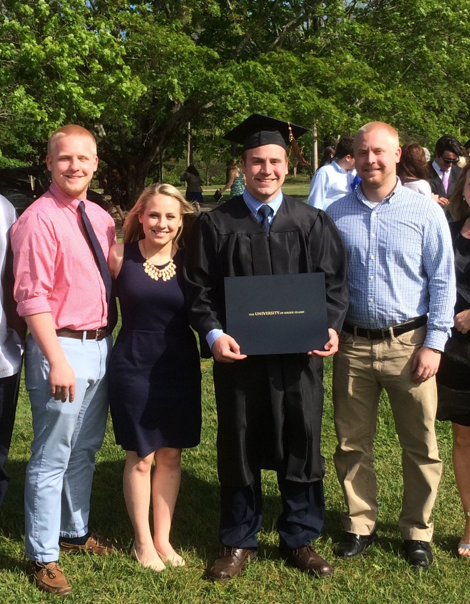 kathymaynard05's tweet photo. Another Maynard graduates! Joe business #URI2016 Jason pharmacy 2019 Jenna business 2014 Kyle arts & sci 2015 https://t.co/hHkFl84CR3