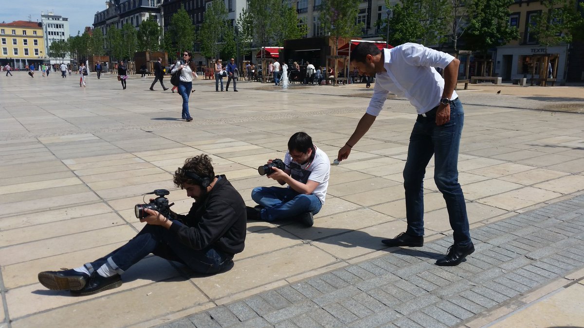 JorisParis's tweet photo. #onedocshow le staff en plein taff https://t.co/EzWe8kEtJO