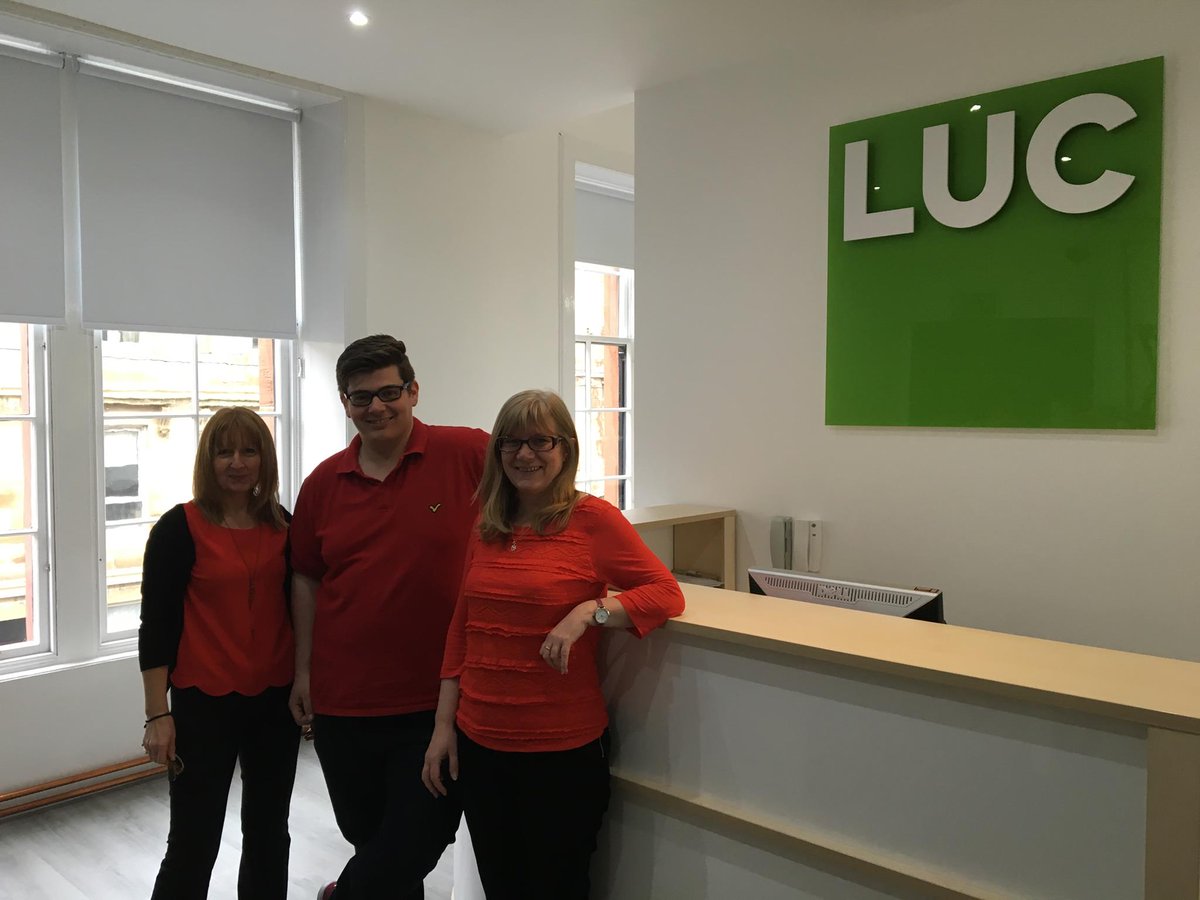 Nick_Plans's tweet photo. @LUCtweeting turn out in red for @ThreesixtyArch campaign for @EastParkGlasgow #Redthursday #360rainbow https://t.co/kylsePKABG