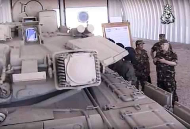 صورة تكشف إمتلاك الجزائر لدبابة T-90 المزودة بنظام حصري للجيش الروسي CjdLNyuUUAA1wLm