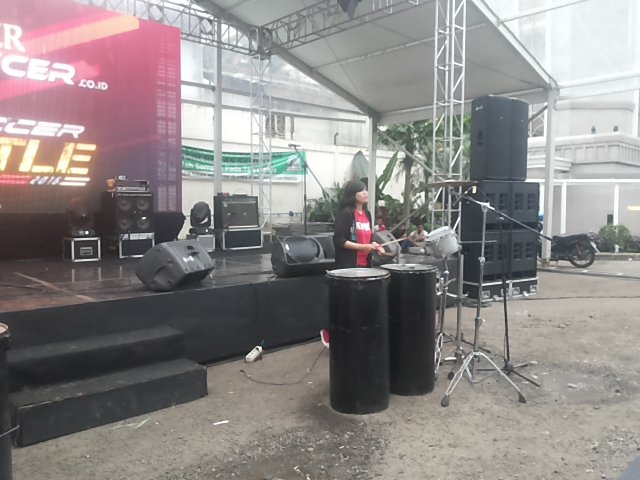 <a href="/divaspercussion/">divas percussion</a> ( <a href="/rskannisa/">riska annisa</a> @KGhaizan )soundcheck for Djarum Super Soccer Battle