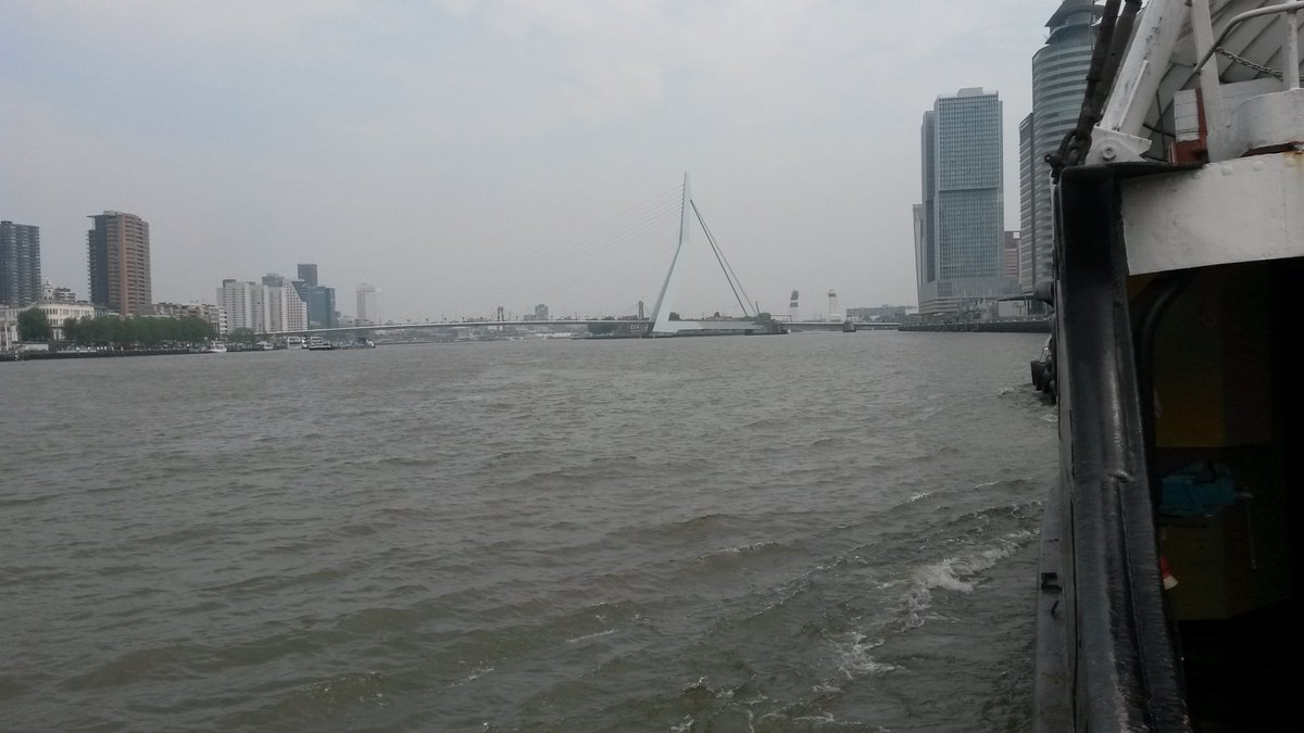 Op weg naar #Dordt in #Stoom 
Wachtend tot de brug open gaat.