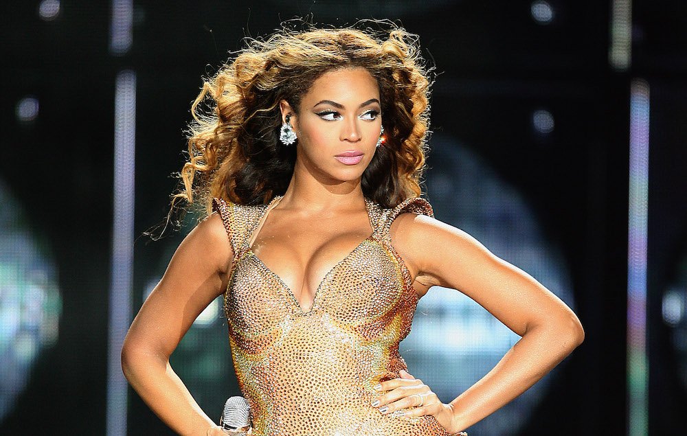 ELLEUK's tweet image. Take risks, have confidence, build the sisterhood. Tips for being a strong working woman buff.ly/1TIIfRi