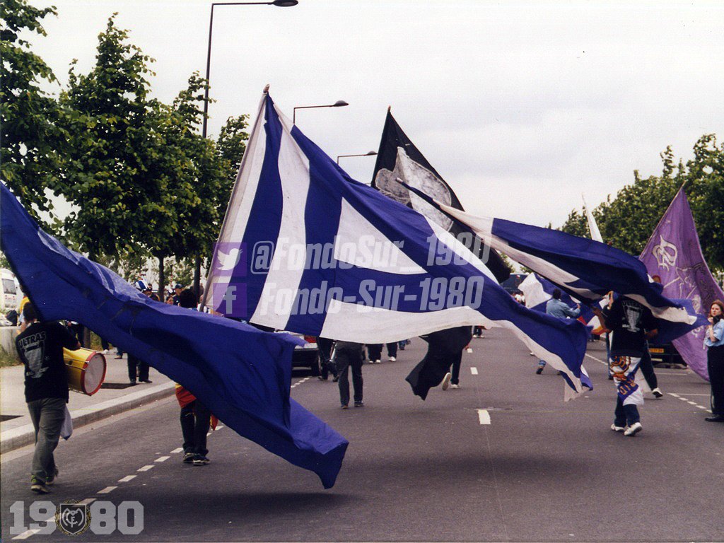 FondoSur_1980's tweet photo. Paris 2000. 
#JuntosHastaelFinal https://t.co/L0YpDQky27
