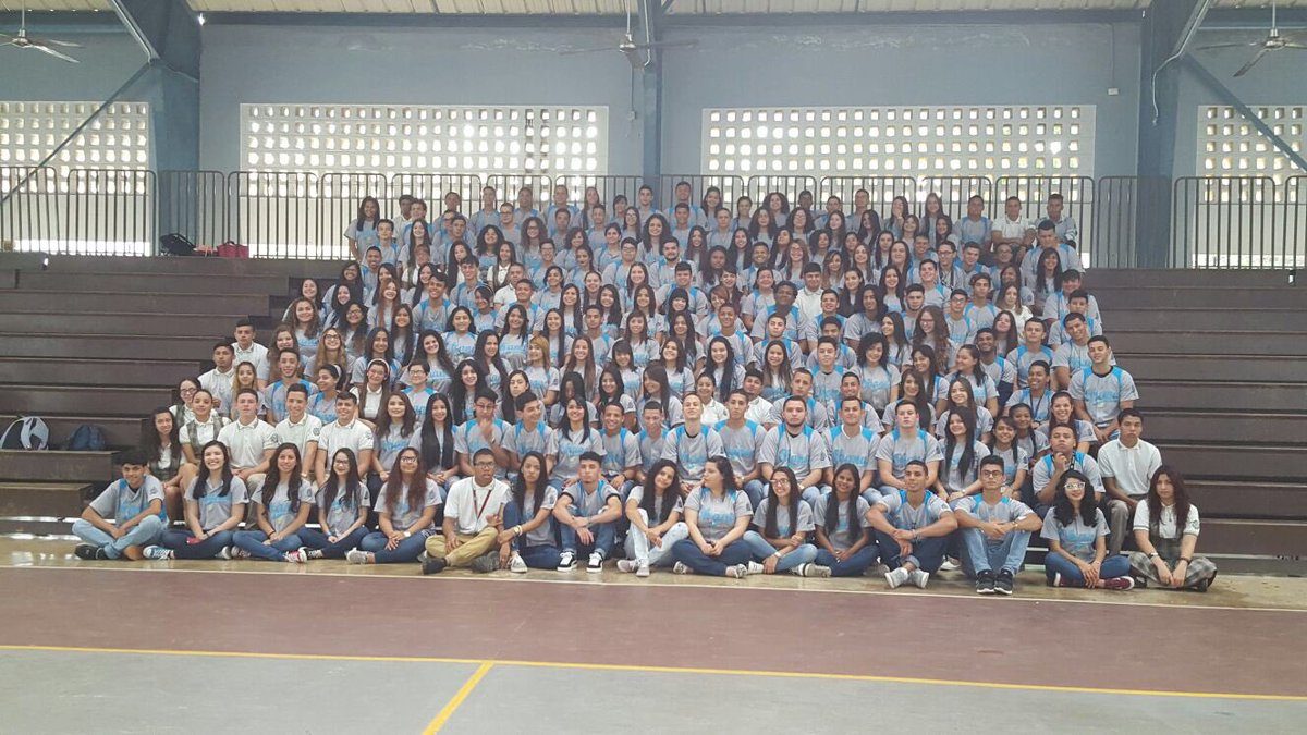 EfrainSuarez68's tweet image. Aún mi mente no concibe la idea de cómo pasó todo tan rápido y este sea final de nuestros caminos unidos #OhanaARF16