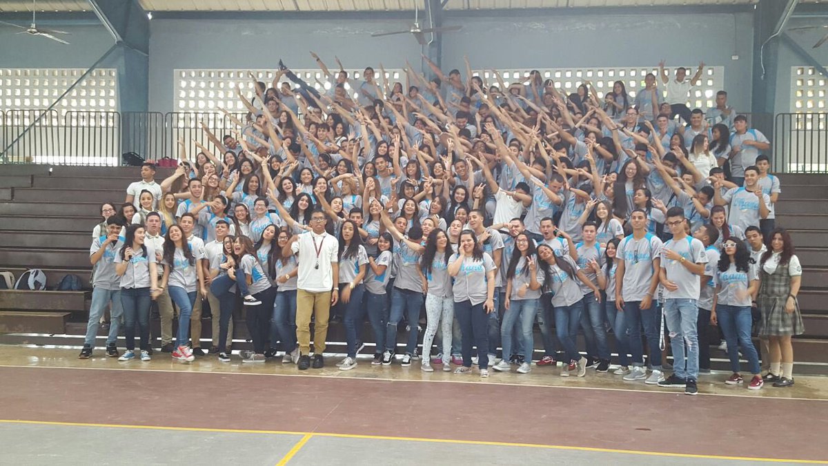 EfrainSuarez68's tweet image. Aún mi mente no concibe la idea de cómo pasó todo tan rápido y este sea final de nuestros caminos unidos #OhanaARF16