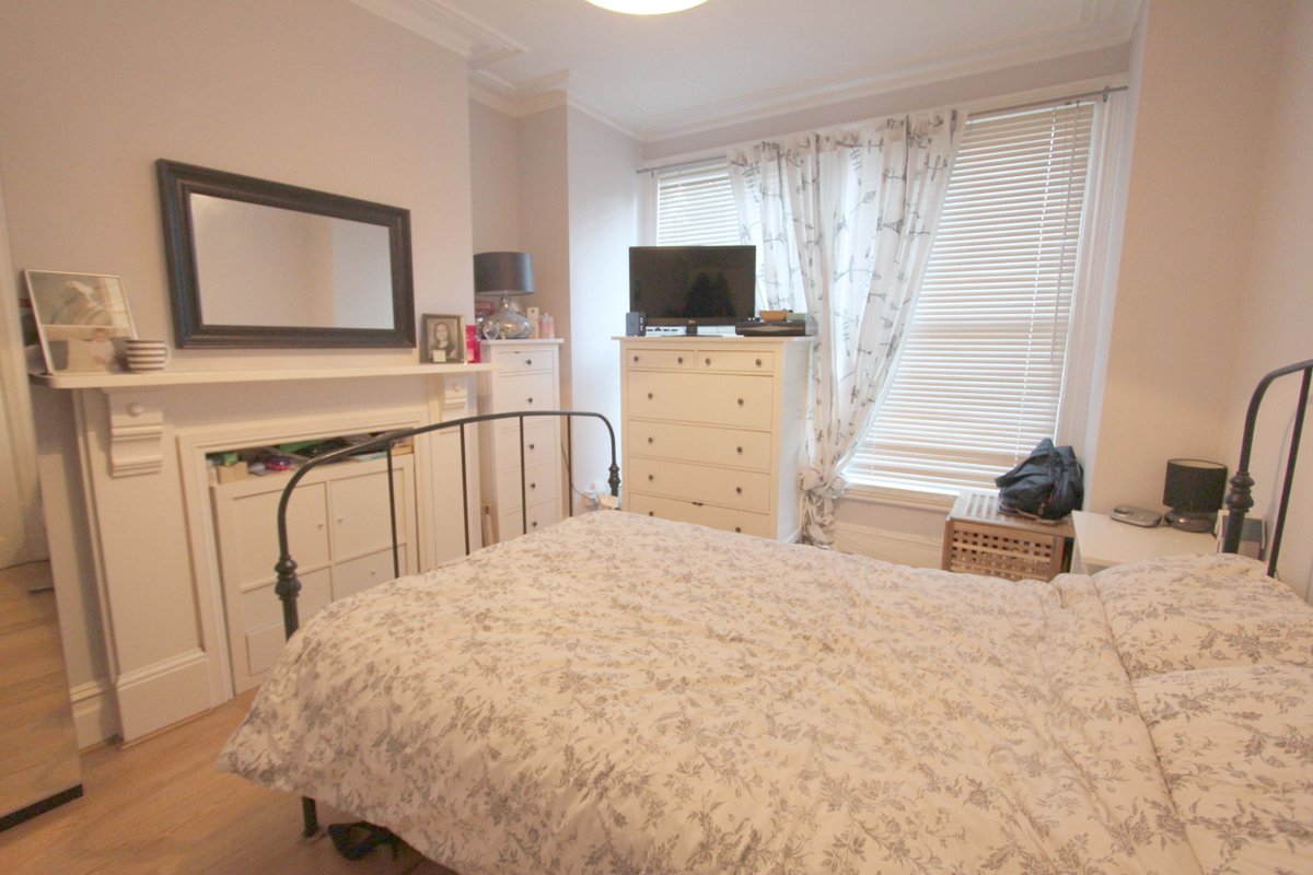 KeatsN10's tweet photo. Lovely ground floor, 2 bed maisonette in Alexandra Park N22 on to rent - £355 per week, close to Alexandra Palace. https://t.co/4o9XS2JSGA