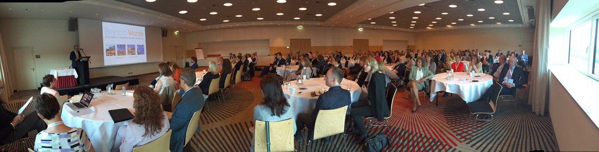 Een hele inspirerende ochtend achter de rug met boeiende sprekers. Dit wordt een mooi congres! #beyondwords.