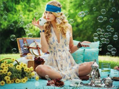 cuttingchainw's tweet photo. #Chaipiyomastjiyo
Hollywood star Taylor Swift's picnic is incomplete without a cup of tea
#cuttingchainetworks https://t.co/IJC2wJ9ROx