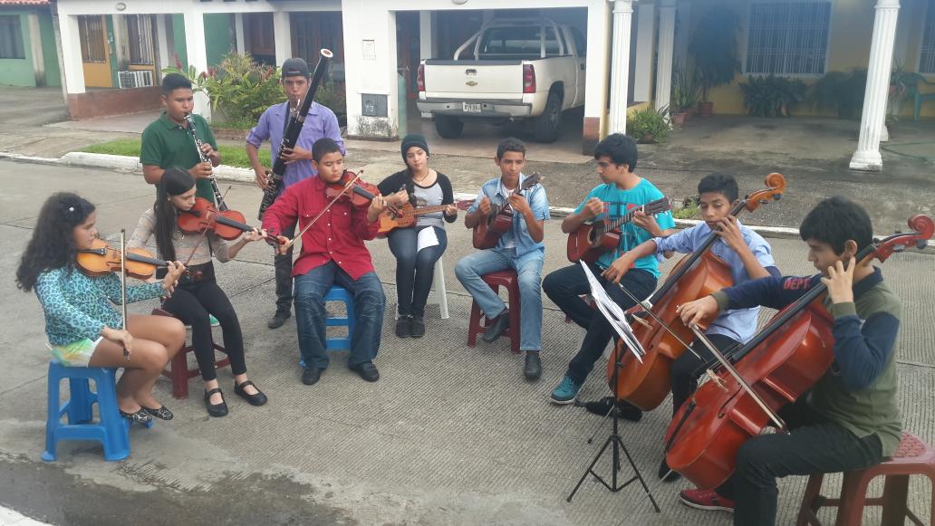 SistemBoqueron's tweet photo. #ElSistemaCumple41 Concierto Dia de las madres14/05/16  urb. Agua de Canto @SistemBoqueron @SistMon  @elsistema https://t.co/HMQQnmz8ws