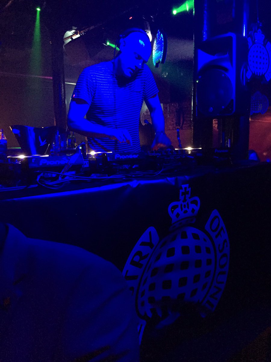 hibeckygordon's tweet image. Amazing @InterfaceInc #CDW2016  closing party last night! #DancingShoes