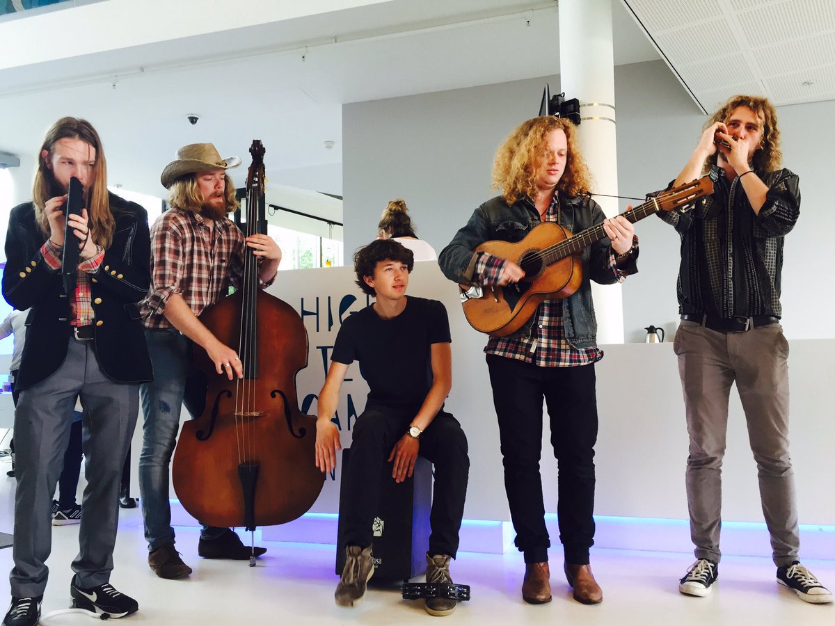 hightechcampus's tweet photo. Some music to counter the after lunch dip at #boostiq. Thank you The Moods!-) https://t.co/7JXvxL2cuD