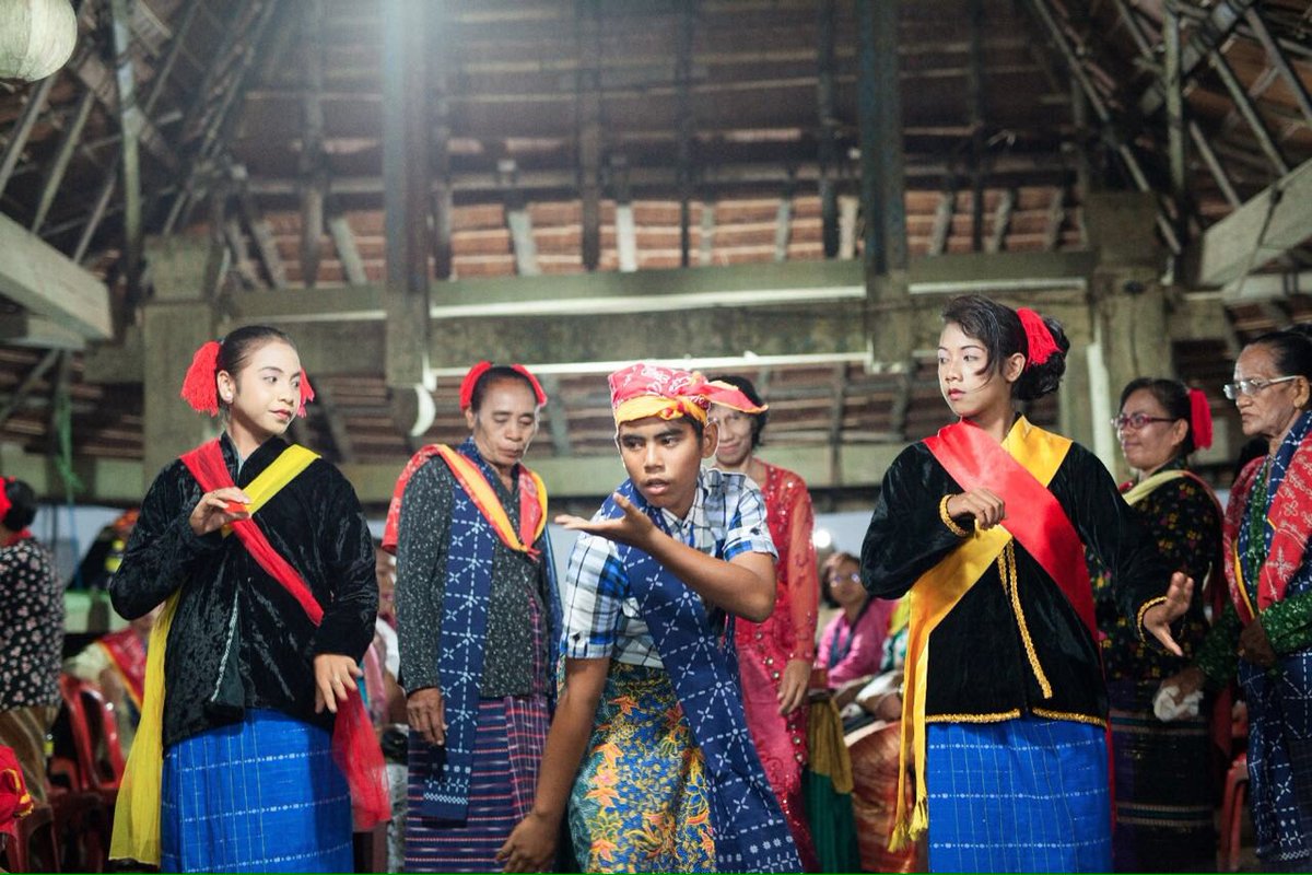 Selamat berakhir pekan! Siap berpesta &amp; baronggeng?

Yuk, jelajahi Jailolo lebih lanjut! bit.ly/CaraKeJailolo