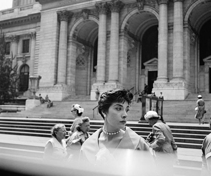 SmartViolets_es's tweet photo. La autora de esta #fotografía es #VivianMaier y su historia es de #pelicula:  https://t.co/E3kfAPRehG #documental https://t.co/DpYxVoPS4T