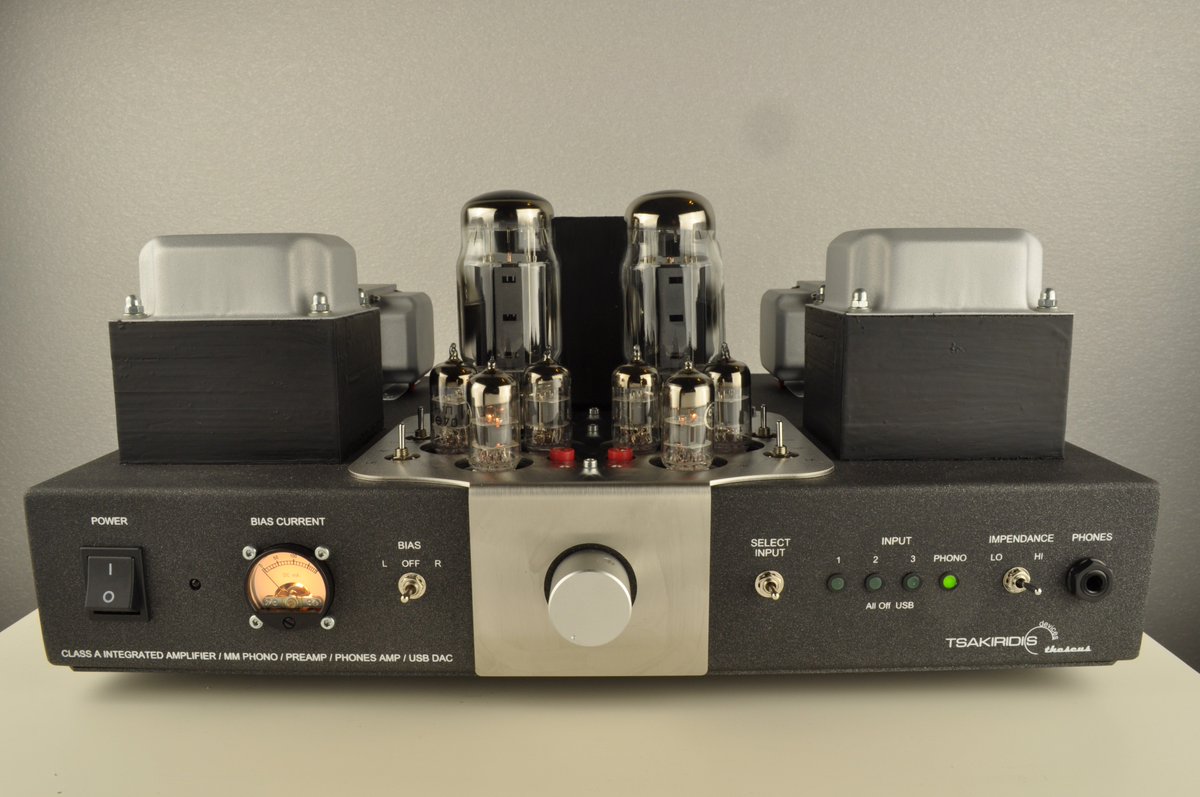 MuratPancaroglu's tweet photo. Tsakiridis introduced new Theseus SE integrated valve amplifier to use between EL-34 to KT-150 pentode tubes. Cheers https://t.co/KXiW9elaCt