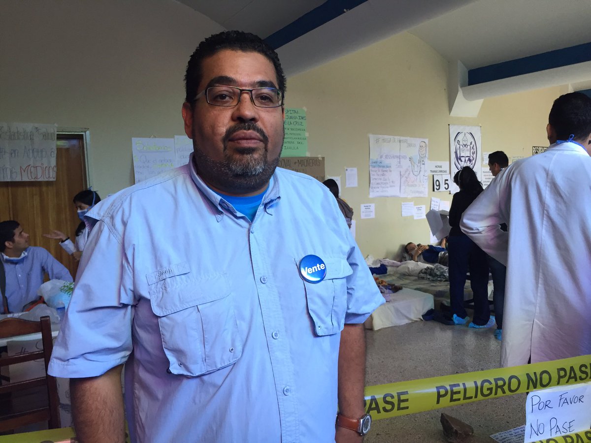wfloresvp's tweet photo. Hoy dando todo mi apoyo a los médicos en huelga #HULA ellos solo piden medicina e insumos y el régimen lo niega https://t.co/Ku6EUhUYZ6