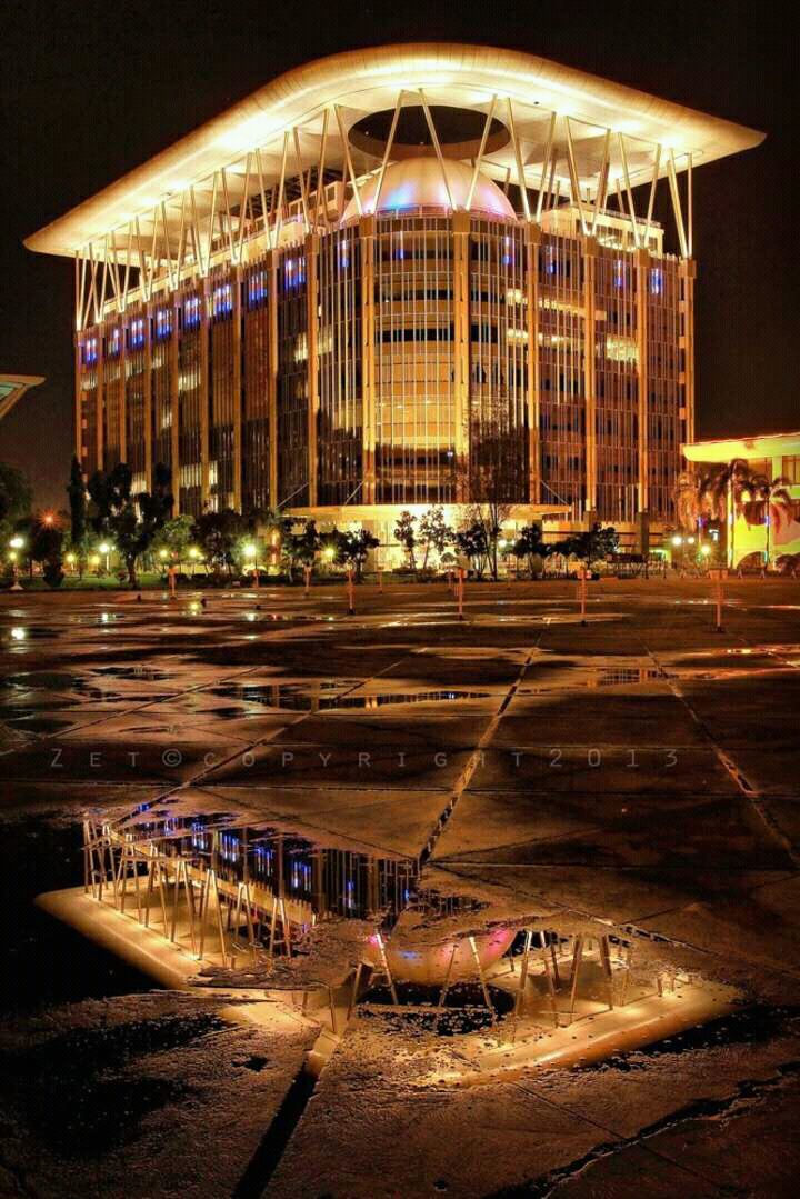 Keindahan gedung 9 lantai kebanggaan masyarakat Riau #AyoKeRiau  foto by syahrizal zet