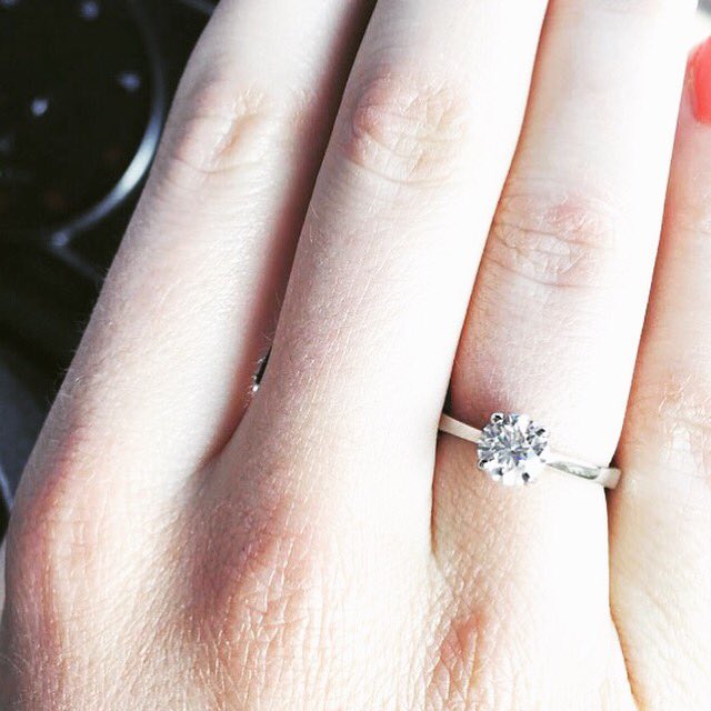 _diamondsdazzle's tweet photo. *COMPETITION* to win a 1.03 diamond ring. Closes 31/5...Enter now by visiting https://t.co/OeTbTyxv4t #competition https://t.co/Yi8Kj5ozZt