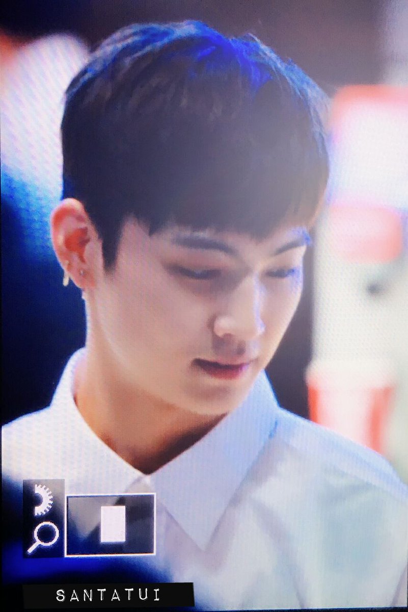 santatui's tweet photo. 160527 #JB https://t.co/jlgFmLguHl