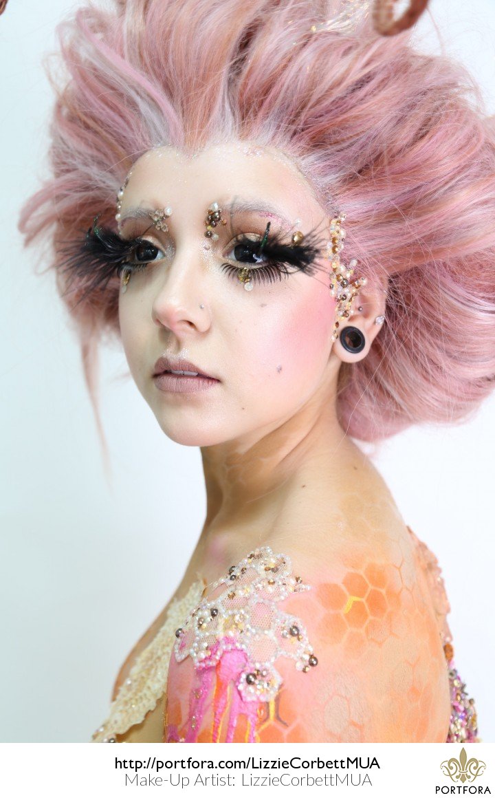 LizzieCorbett's tweet photo. "Queen Bee" new photo on @portfora #mua #bees #body #paint #wig https://t.co/WExbH050CH https://t.co/9NezmrnkSe