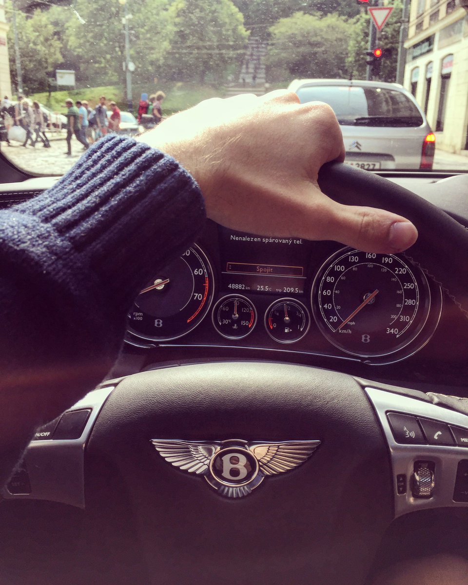 janplavec's tweet photo. Motivace je základ! #Motivace #Bentley https://t.co/Z3eeAHiAEZ