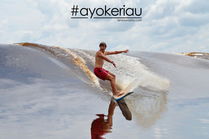 Image from winatabayu -  #ayokeriau ,cian cui, festival perang air di kota Selat Panjang, Provinsi Riau.