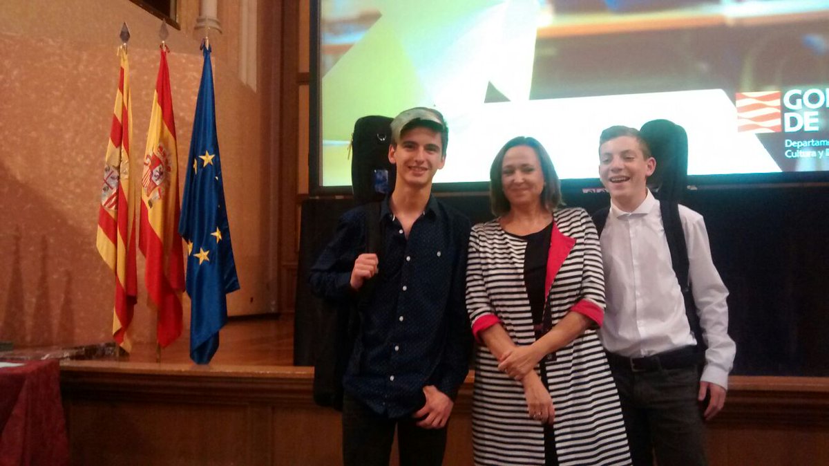 IES CLARA CAMPOAMOR RODRÍGUEZ (@iesclaracr) on Twitter photo Alumnos del @IESPGOYA con la Consejera de educación <a href="/gobierno_aragon/">Epoxy Solutions SA</a> en el día de la Educación Alumnos del @IESPGOYA con la Consejera de educación <a href="/gobierno_aragon/">Epoxy Solutions SA</a> en el día de la Educación