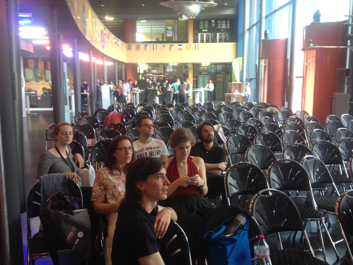 MadStottmeyer's tweet photo. @dkwien reading the Twitter-timeline at #DDMHD the German debate championship https://t.co/gWMhTWQAvX
