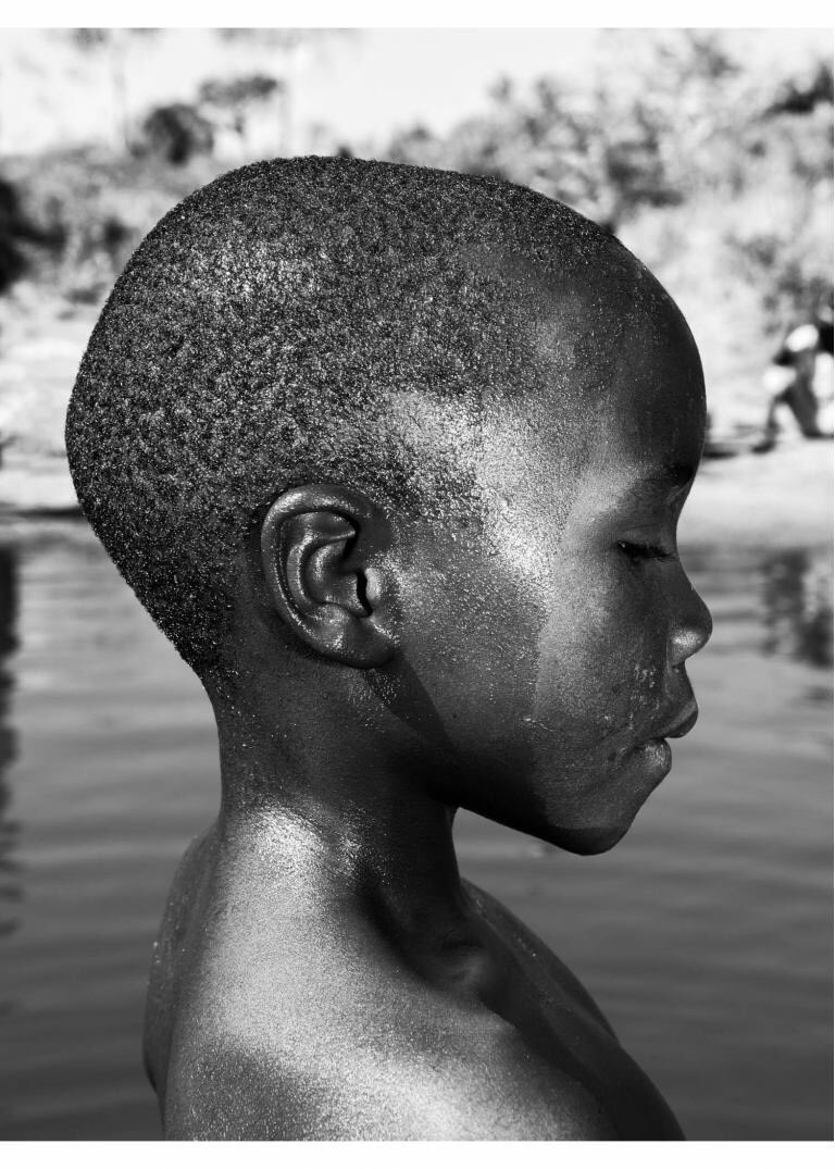 Water Projects X Art Photography 

Photo: Mozambique © Robin de Puy. Read more about at marie-stella-maris.com/foundation