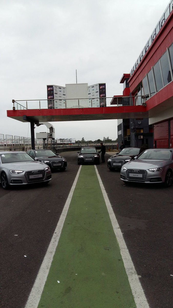 <a href="/radiomitre/">Radio Mitre</a> Estamos en el circuito de Termas. Ya probamos al nuevo Audi A4.<a href="/AudiArg/">Audi Argentina</a> <a href="/SoledadCena/">Soledad Cena</a> <a href="/GonzaloCassina/">Gonzalo Cassina</a>