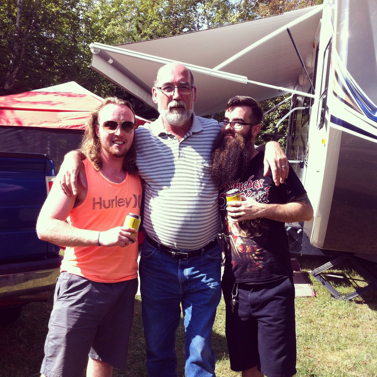 HogansBeard's tweet photo. And since my Dad's lucky number was 13, here's a pic of him, my brother and I! #12PositiveTweets +1 https://t.co/TfLlmOJzP4
