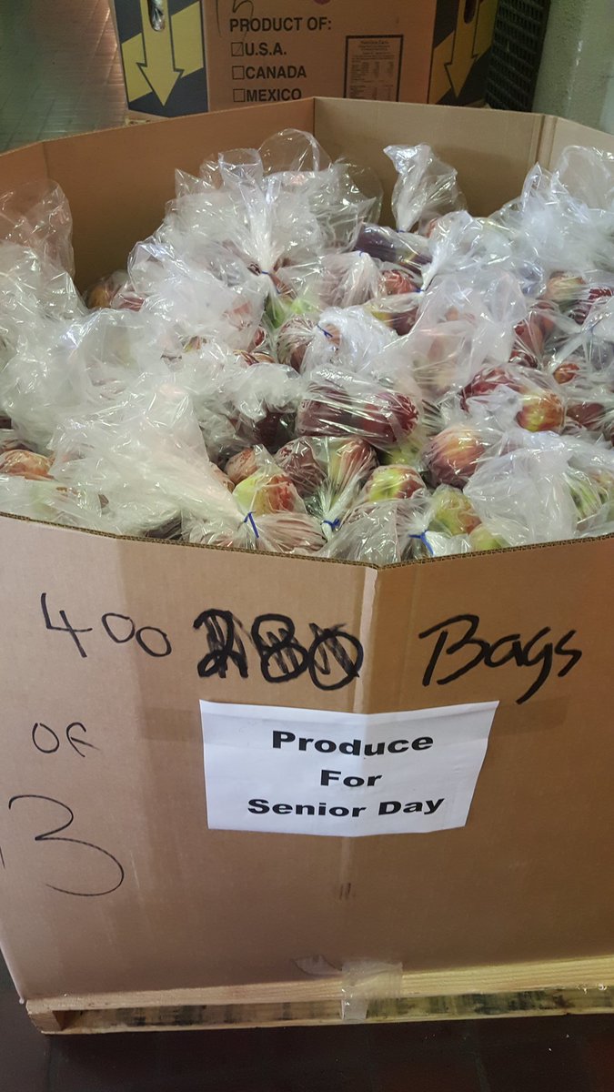 ClevelandAging's tweet photo. The @CleFoodBank produce for #CleSeniorDay has arrived.  Enough to give apples, carrots, potatoes  to 2000 seniors! https://t.co/scHhJ3KOkk