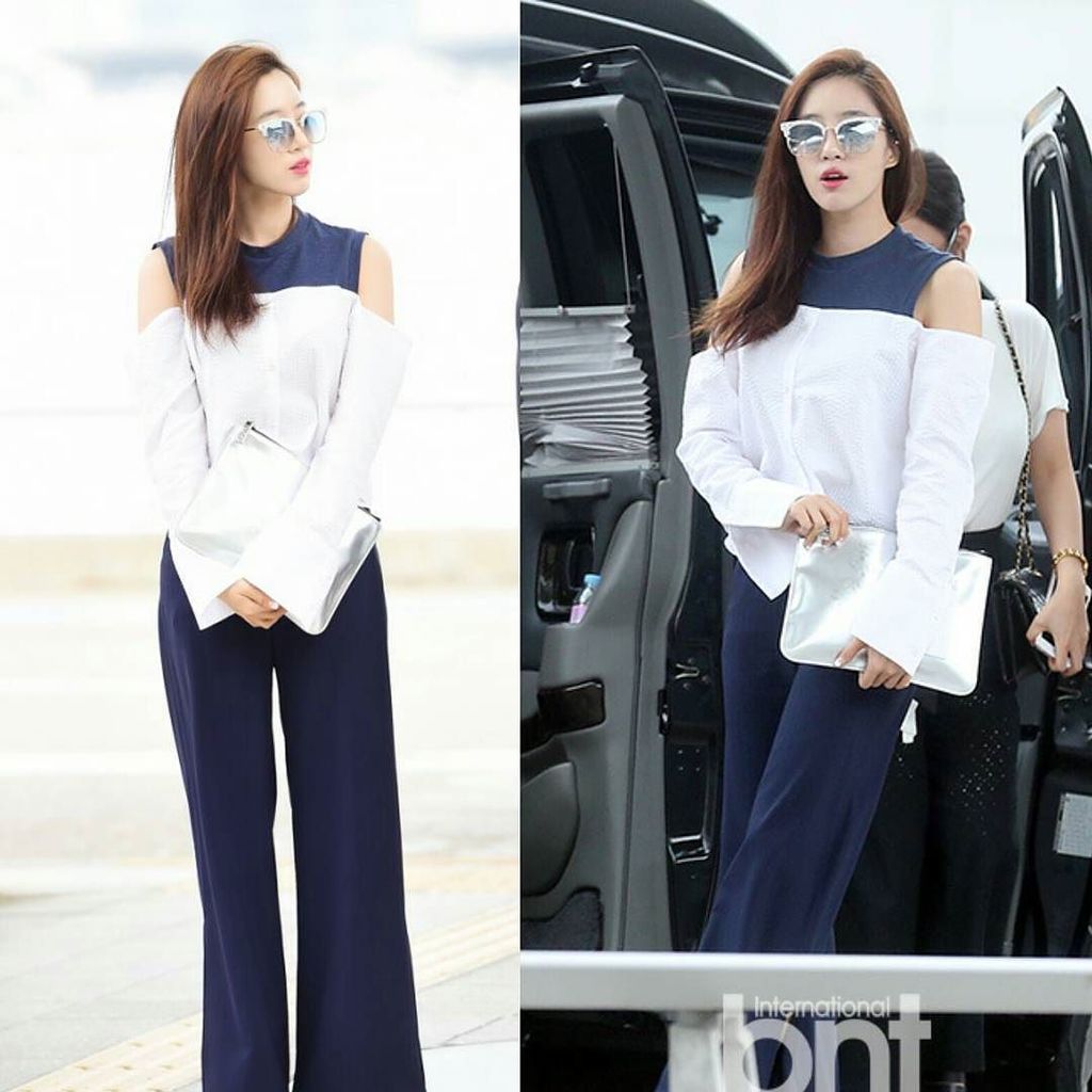 Hahmkkai's tweet photo. [EUNJUNG] IG Update:상하이로 출국:) 잘 다녀오겠습니다!

#studioK 👗 #Vedivero 🕶 #gotoshanghai https://t.co/swlLdBLgfC