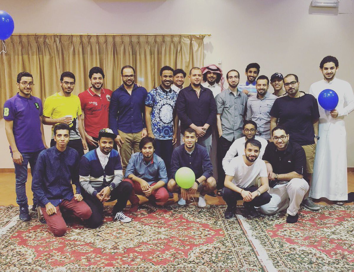 phdmoos's tweet image. #cocp #kfu #batch_2012 💚💙🎊🎈🎉