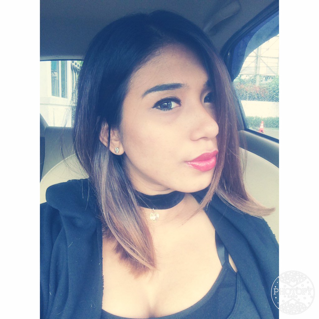 Just a lil hello..and happy friyay to you all.