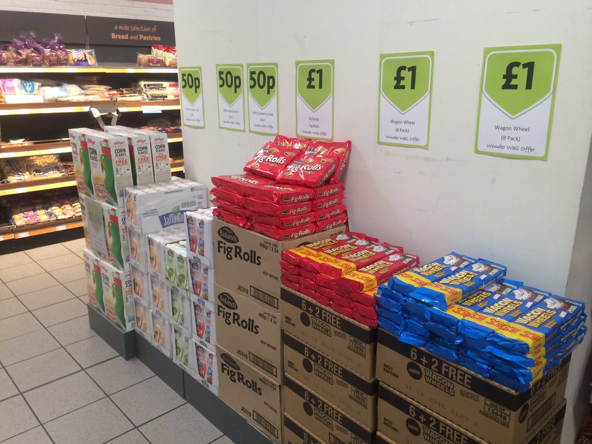 MyLocalstreath's tweet image. Amazing deals! 😆 #bankholiday  @MGcomment @BetterStreatham @ShopinStreatham @PaulalanDennis @BuckmanJulian