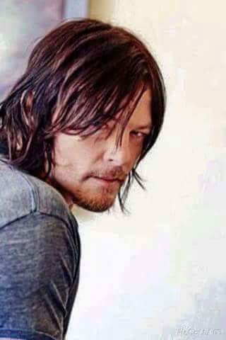 Rockye118's tweet photo. So hot! #NormanReedus #daryldixon #TheWalkingDead https://t.co/SamV88FABo