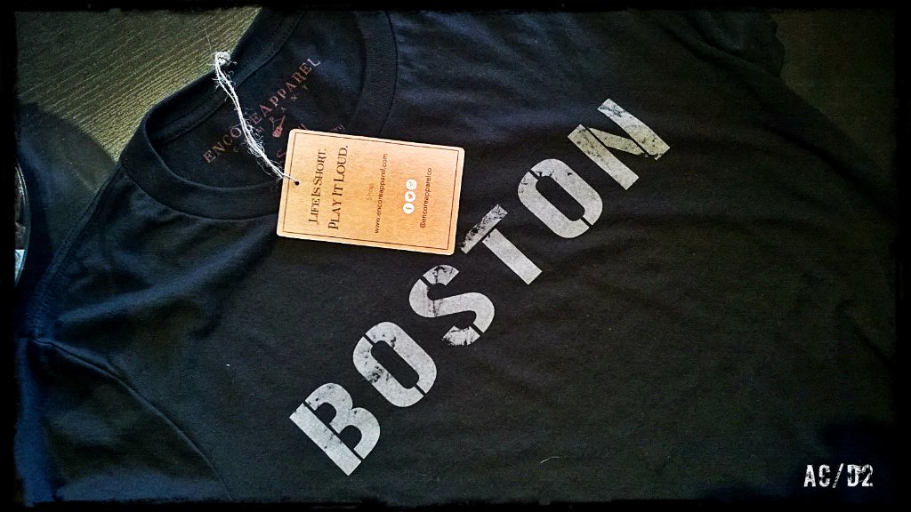 DavisSquared2's tweet image. Got your tix to #BostonCalling? Now get your t-shirt! #ACD2 #Somerville #BostonPride #luckygirl