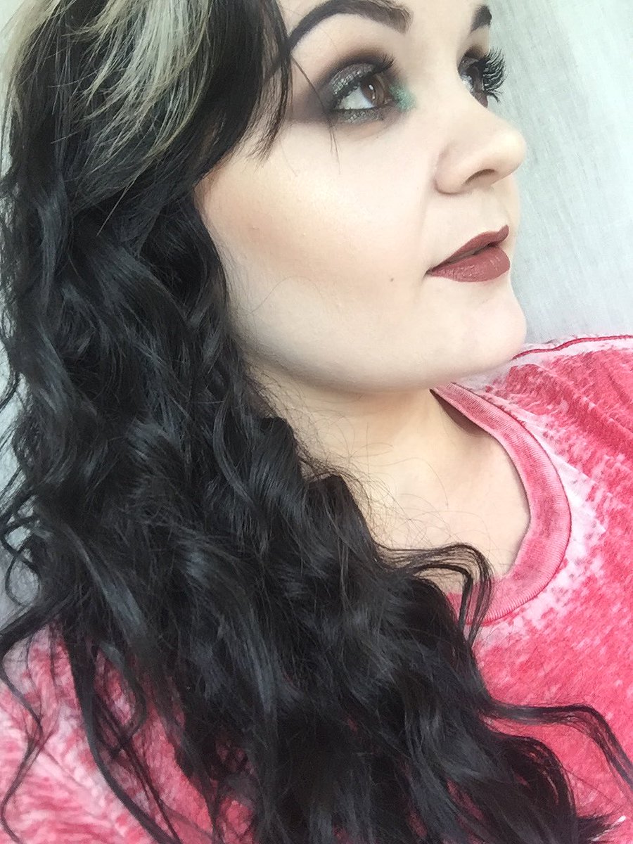 _Alex_Chapman's tweet image. Smokey eye feat @Illamasqua #fervent pigment and ofc #OMG highlight #illamafia @juliankynaston