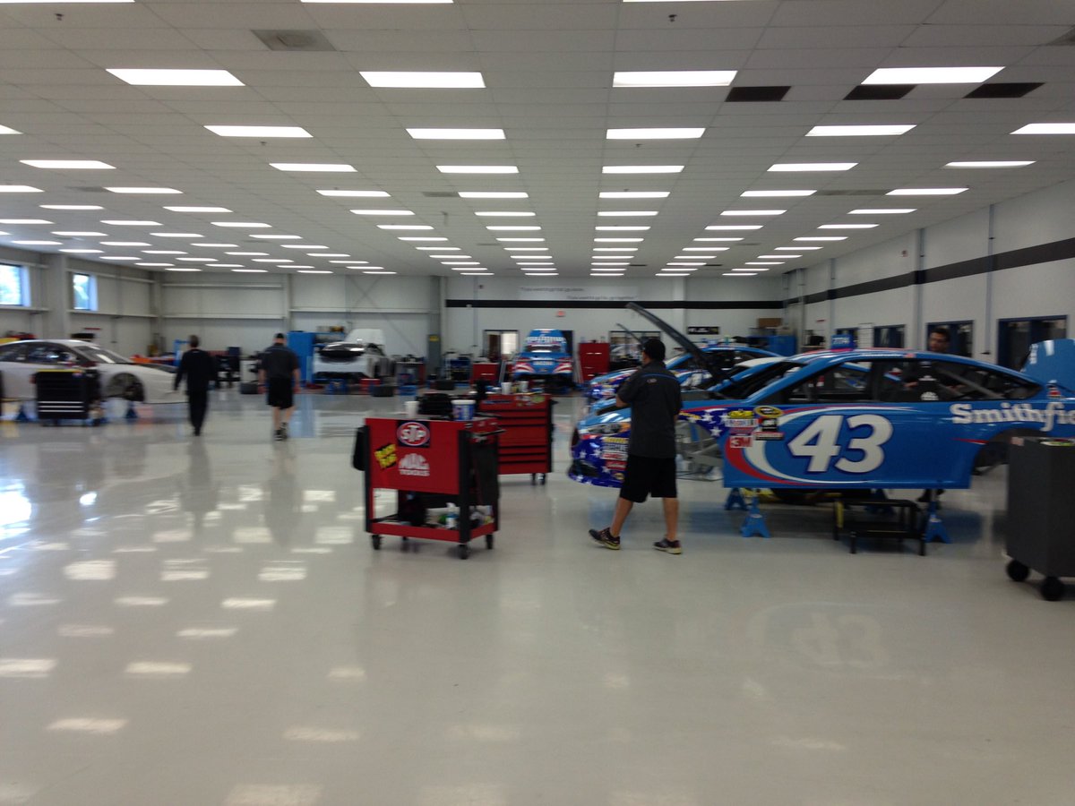Amburgey17's tweet image. Thanks @RPMotorsports for great fan day. #pettypoints