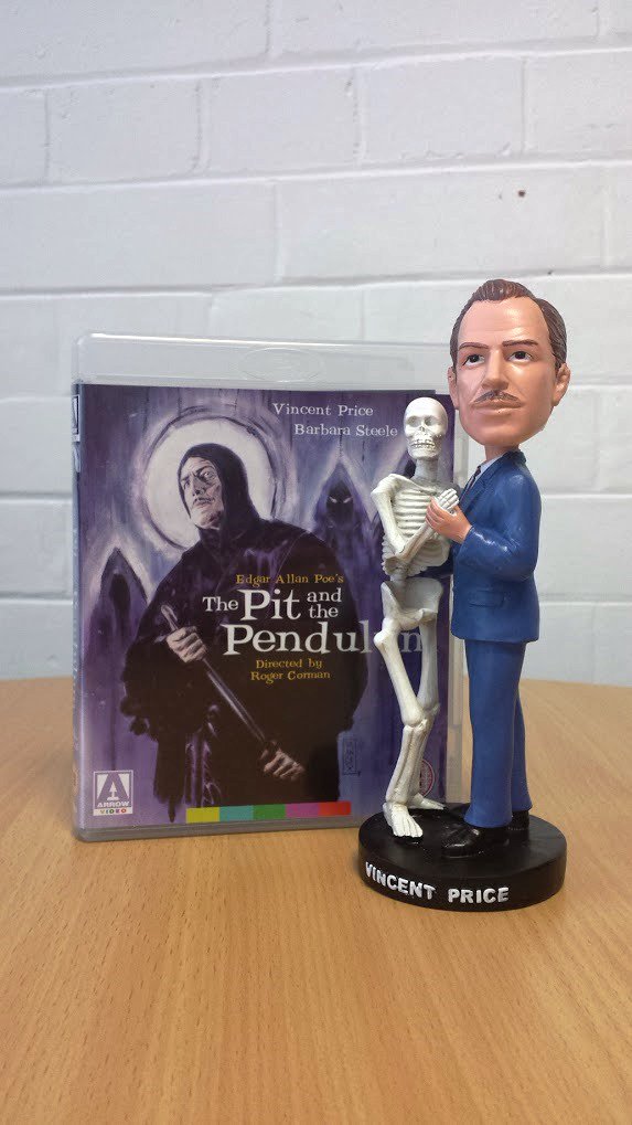 ArrowFilmsVideo's tweet image. Born on this day - Vincent Price! To celebrate we're giving away these goodies. RT for a chance to win! Ends Monday
