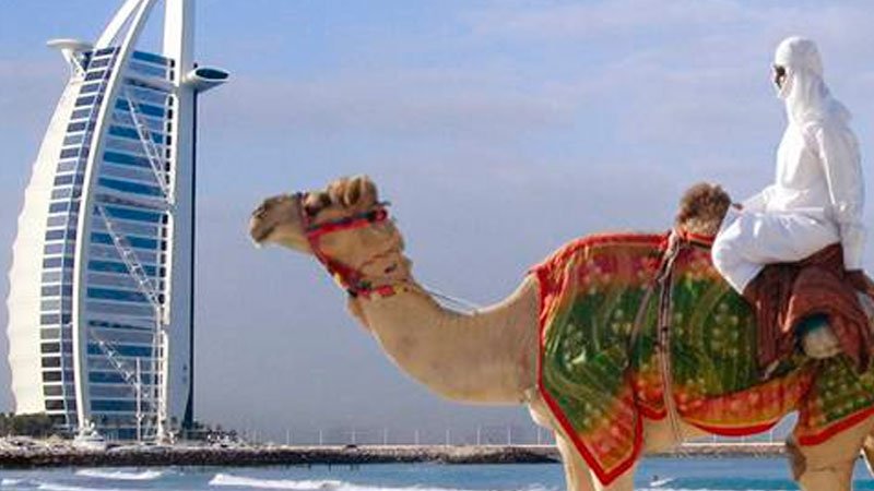 la2_tve's tweet photo. "¿Por qué Dubai?" Con 1,5 millones de habitantes atrae a 5 de turistas...! 
En @SomosDocumental en unos minutos https://t.co/VdUhfHRZdo