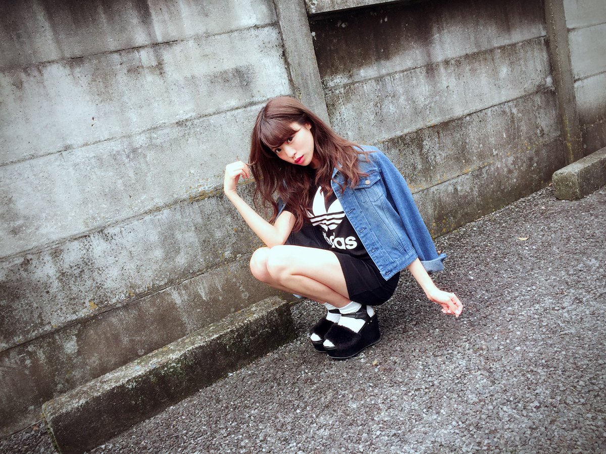 Yuumi_Shida's tweet photo. 今日はお仕事終わりにE-girsさんのライブへ…😳💓最高でした‼️勉強なった😹👏 https://t.co/qhzFH5X8Oe