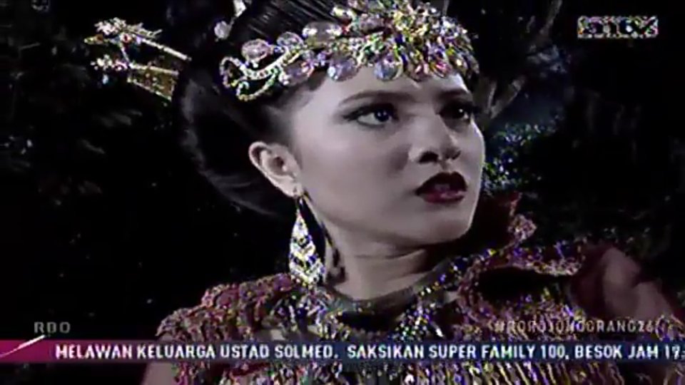 halimlin13's tweet photo. Raden #Petir @Shaheer_S senyum ke #Jonggrang @marshaaruan Raja #Warsa @ravibhatia333 makin curiga😨! #ROROJONGGRANG26 https://t.co/776tIsSRg7