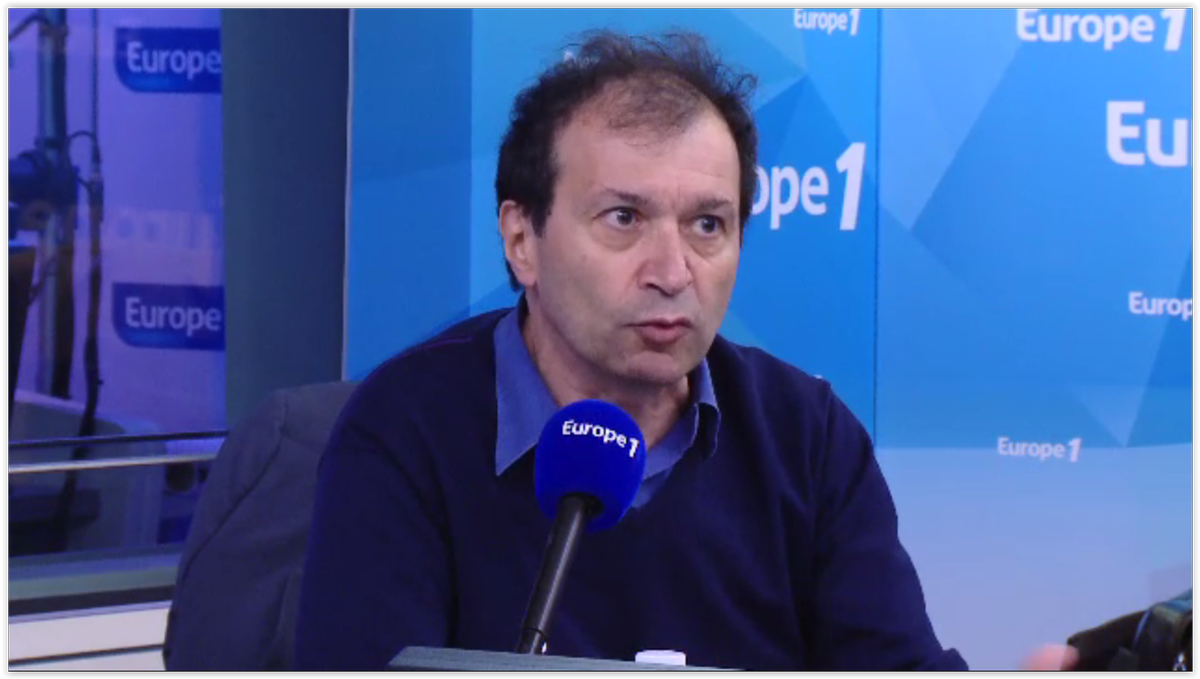 Europe1's tweet photo. "Avec sa politique fiscale de début de mandat, Hollande a asséché la croissance" Daniel Cohen, économiste #E1WE https://t.co/rdxGDahse5