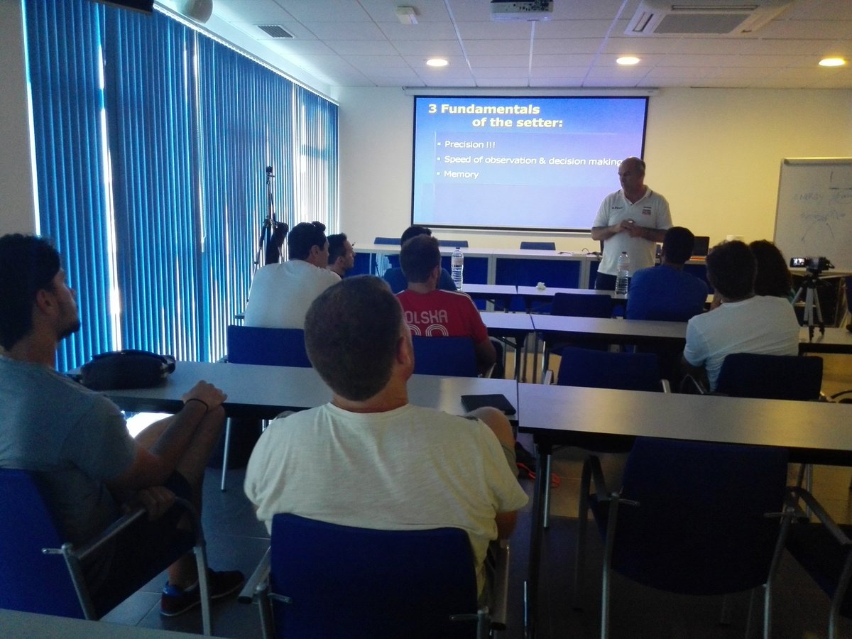 <a href="/RFEVB/">RFEVB</a> charla de Jan de Brandt sobre la colocadora. Clinic en <a href="/civplorca/">Civp lorca</a>