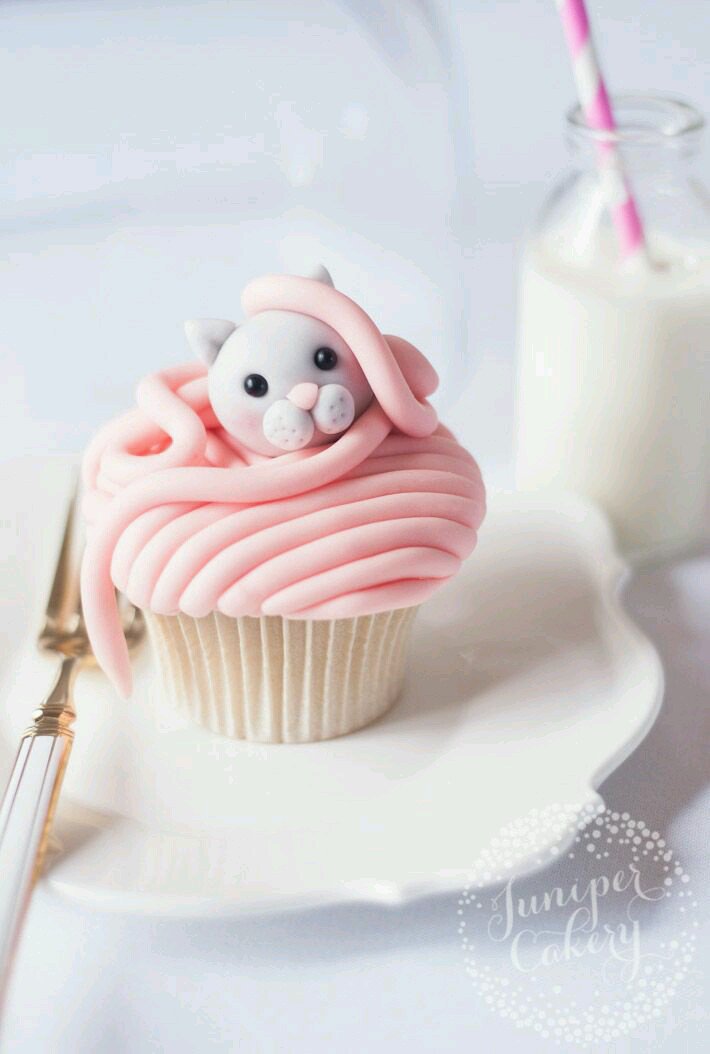 Foodinea's tweet photo. Foodie Love
#Cupcake #Bakery #Dessert https://t.co/Wh09qlCfUC